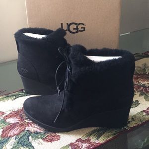 ugg jeovana mysterious